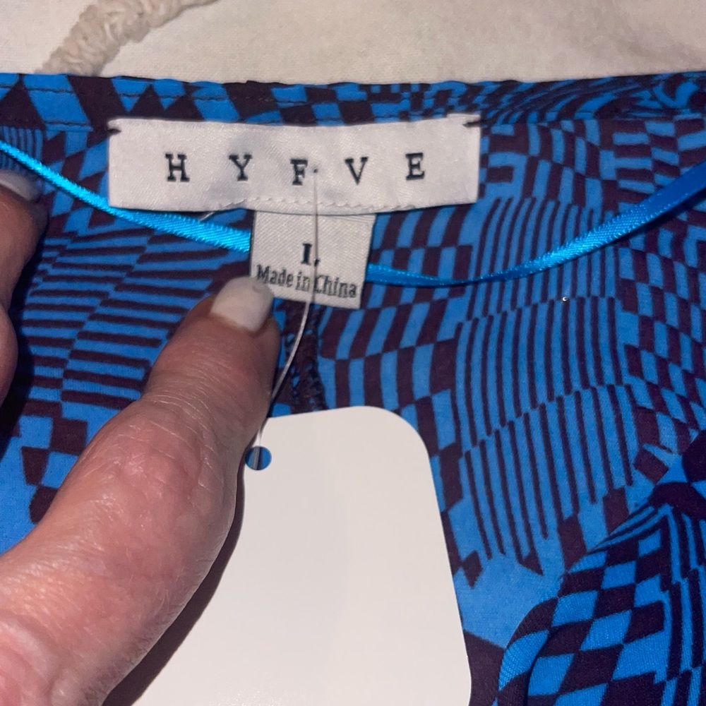 HYFVE- Cropped, Western, Chic Blouse in a Cool Blue abstract print - S, M, L - Picture 6 of 8
